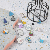 Broches Émaillées Thème Science – Lot de 16